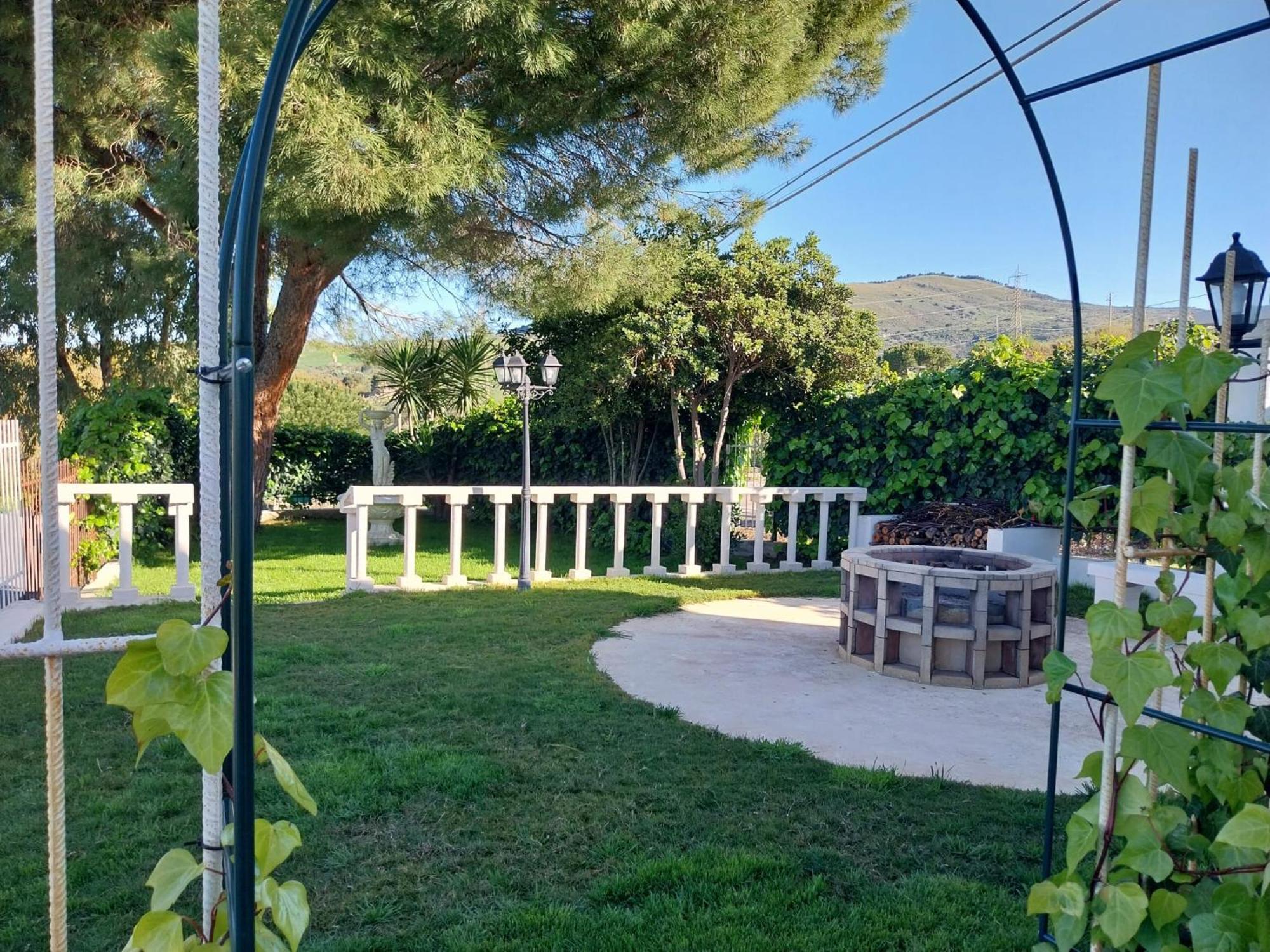 Caccamo Casa Lachesi מראה חיצוני תמונה